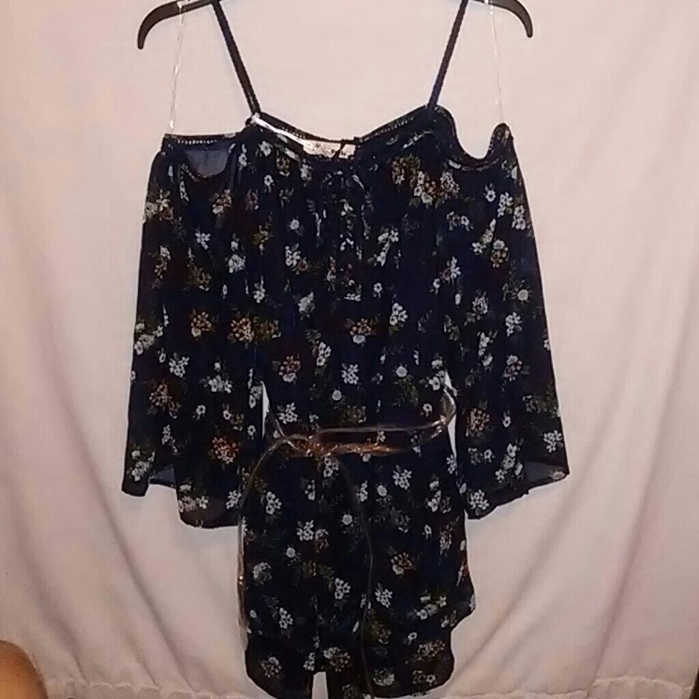 NWT Ladies tunic.